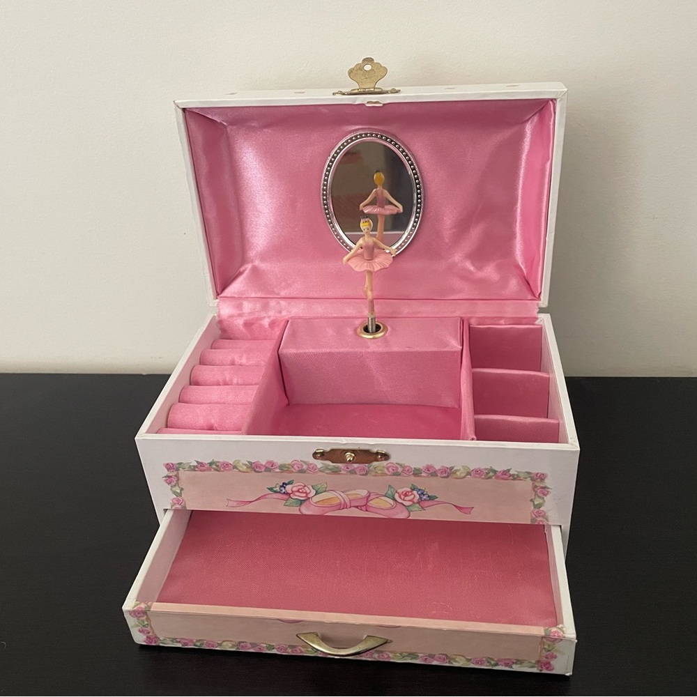 Ballerina jewelry music box